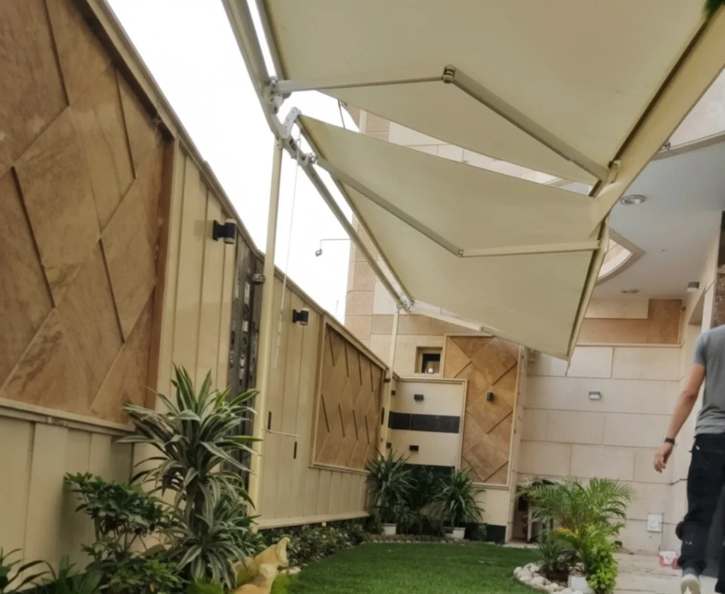 المظلات المفصلية - الجلسات الخارجية والحدائق